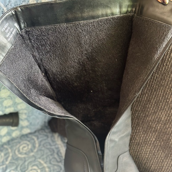 Black mid calf black boots. Size 8 1/2 - Picture 6 of 6